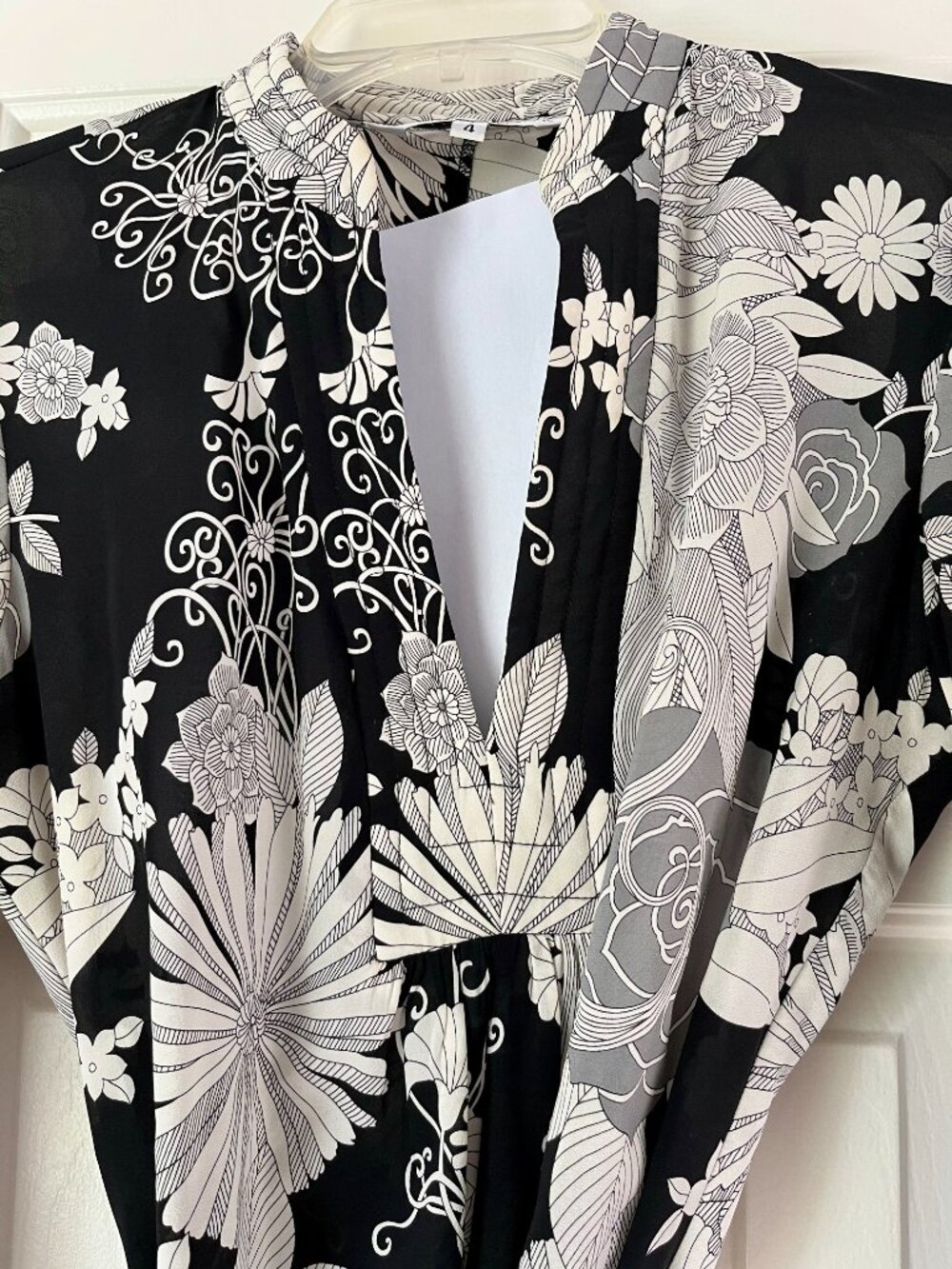 Vintage Trina Turk Los Angeles Black & White Floral Wrap Dress (US 4) - Picture 4 of 4